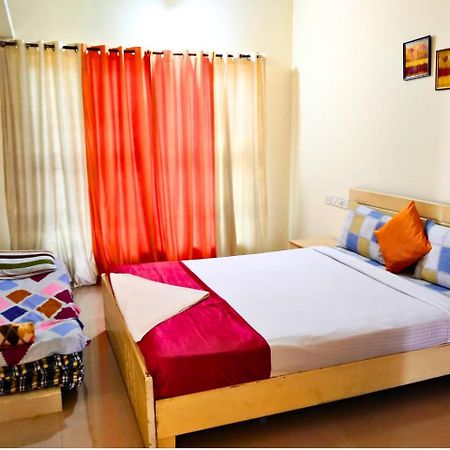 Golden Magnolia Homestay บังกาลอร์ ภายนอก รูปภาพ