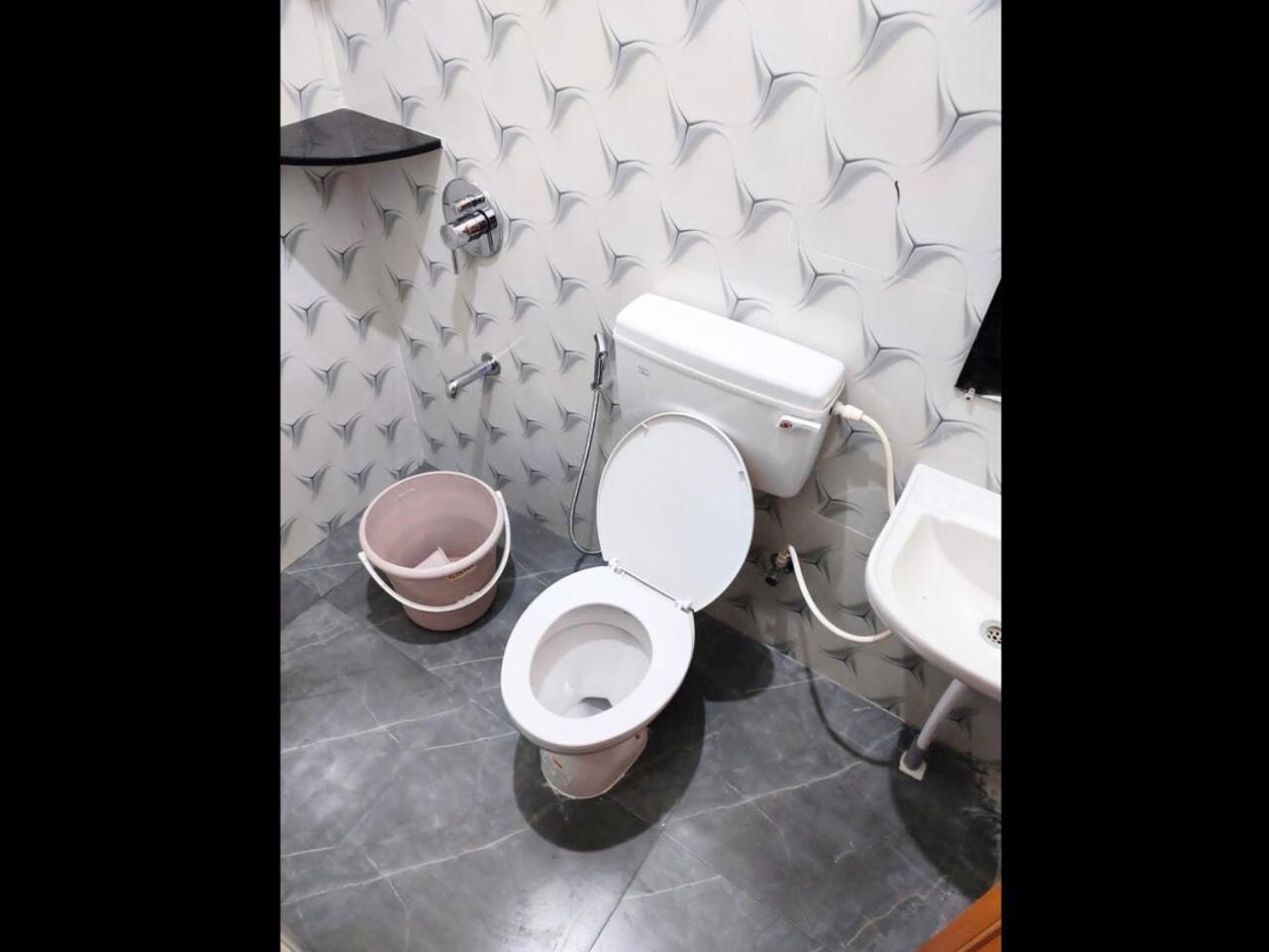 Golden Magnolia Homestay บังกาลอร์ ภายนอก รูปภาพ