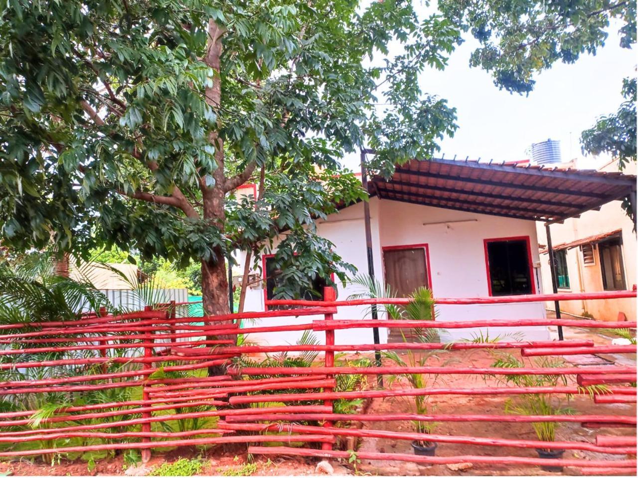 Golden Magnolia Homestay บังกาลอร์ ภายนอก รูปภาพ